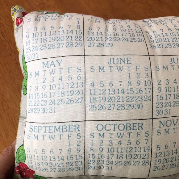 Gray Tabby Cat Yarn Bird Tree Branch Pillow Tea Towel Calendar 2000 Kay Dee 9x12 - Picture 7 of 11